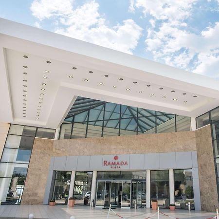Ramada Plaza By Wyndham Thraki Hotel Alexandroúpolis Luaran gambar The entrance of the hotel