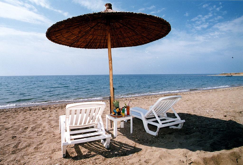 Ramada Plaza By Wyndham Thraki Hotel Alexandroúpolis Luaran gambar A beach umbrella