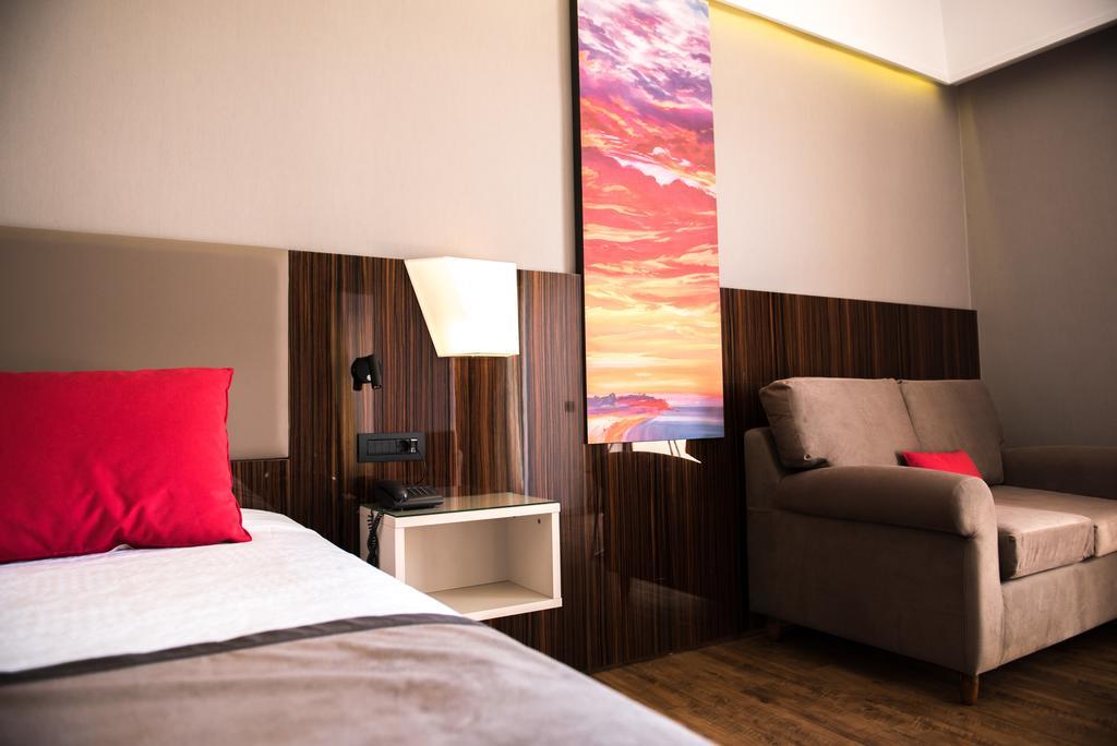 Ramada Plaza By Wyndham Thraki Hotel Alexandroúpolis Luaran gambar A room at the hotel