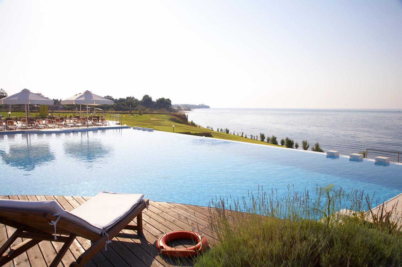 Ramada Plaza By Wyndham Thraki Hotel Alexandroúpolis Luaran gambar Infinity pool at the Hotel Porto Bay Falomo, Lagos, Nigeria